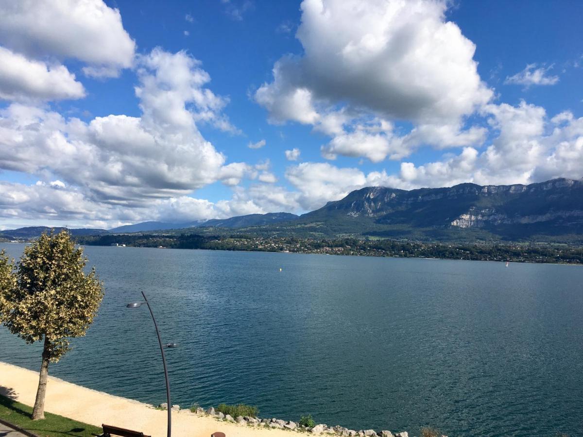 Pieds Dans L'Eau Au Lac Du Bourget لو بورْجيه دو لاك المظهر الخارجي الصورة