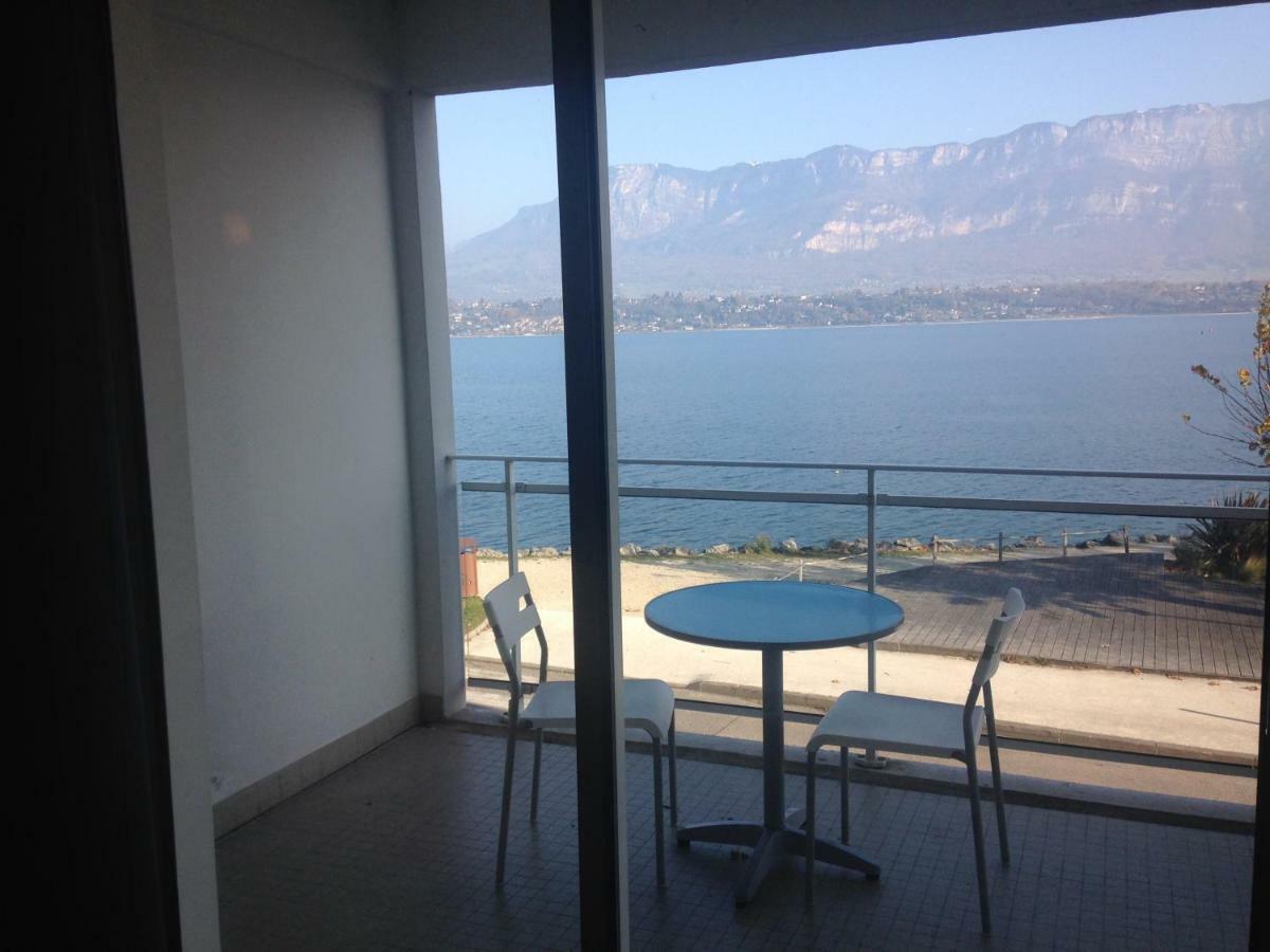 Pieds Dans L'Eau Au Lac Du Bourget لو بورْجيه دو لاك المظهر الخارجي الصورة